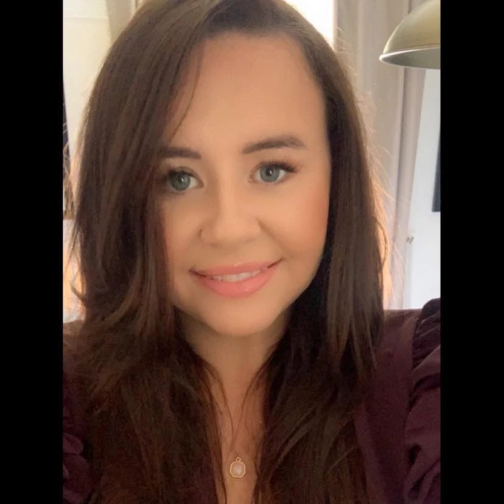 Meet your Posher, Elaine